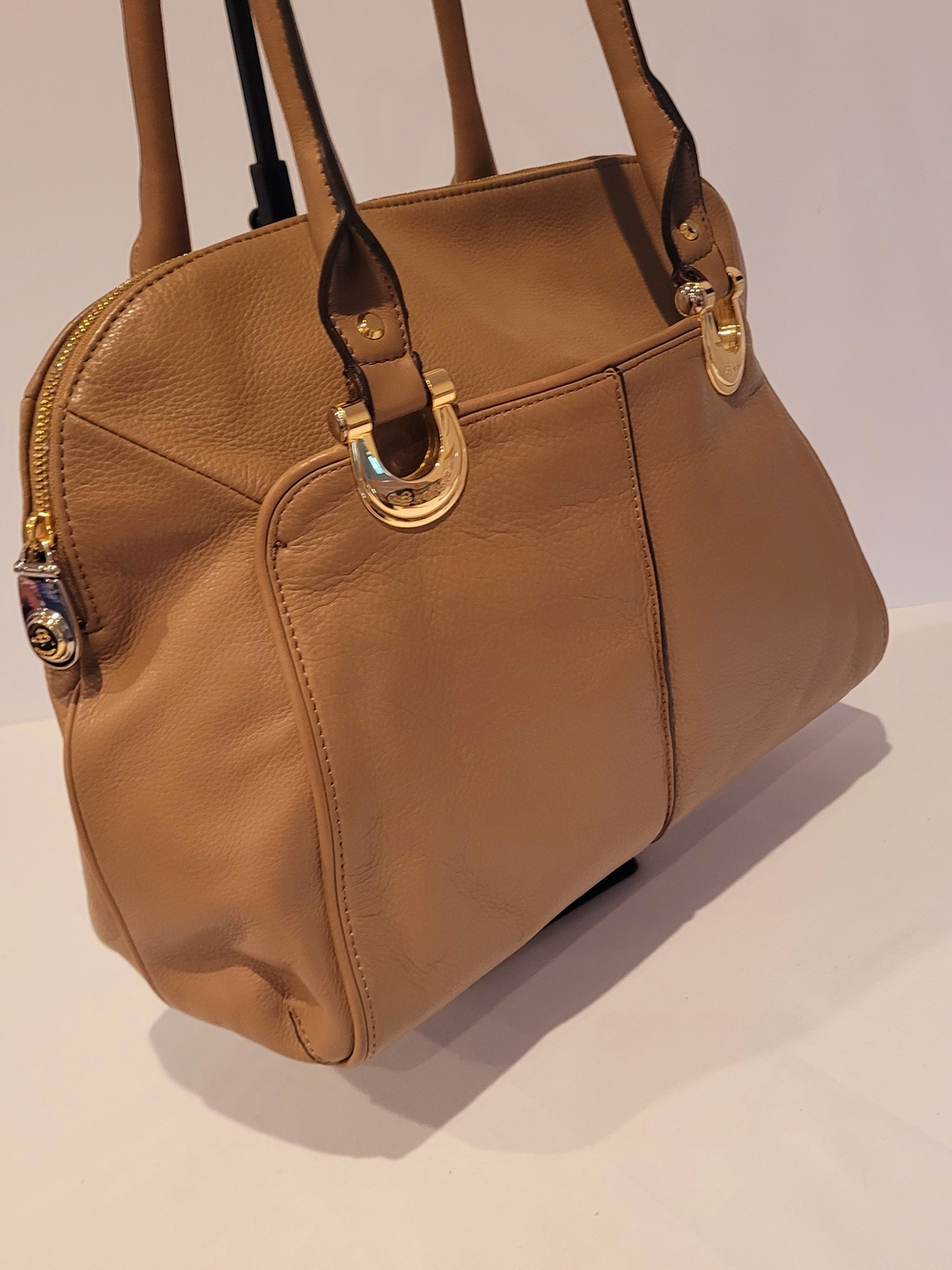 B. Makowsky Tan Leather Shoulder Bag with Gold Hardware - Picture 3 of 13